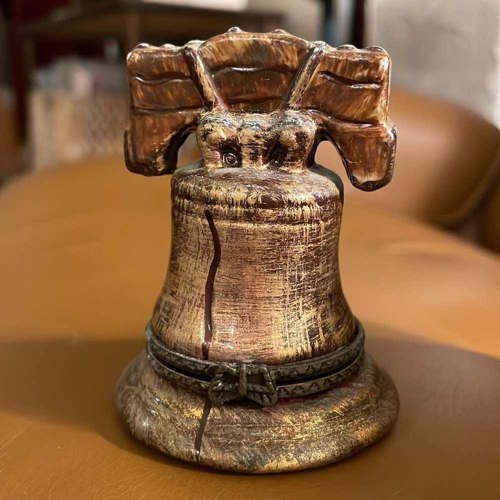 Liberty Bell trinket box 🔔 with Declaration of Independence trinket